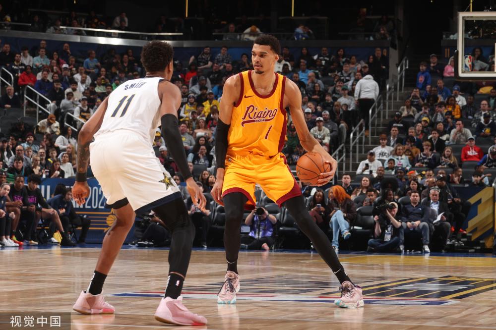 更为令人感 更为令人感